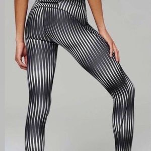 IVY PARK Kaleidostripe Printed Mid Rise Full Length Leggings